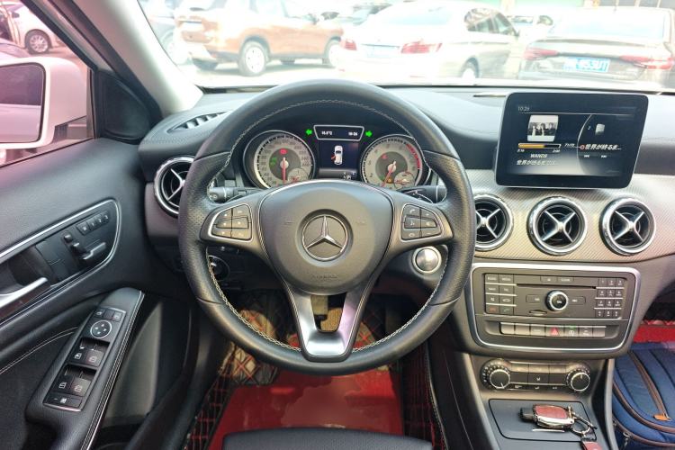 Used Mercedes-Benz GLA 2016 GLA 200 Fashion Model Steering Wheel