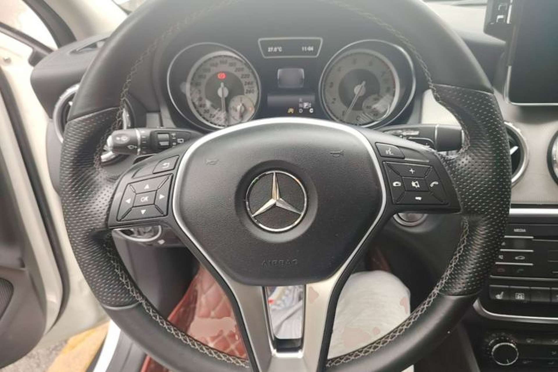 Used Mercedes-Benz GLA 2016 GLA 220 4MATIC Luxury Model Steering Wheel