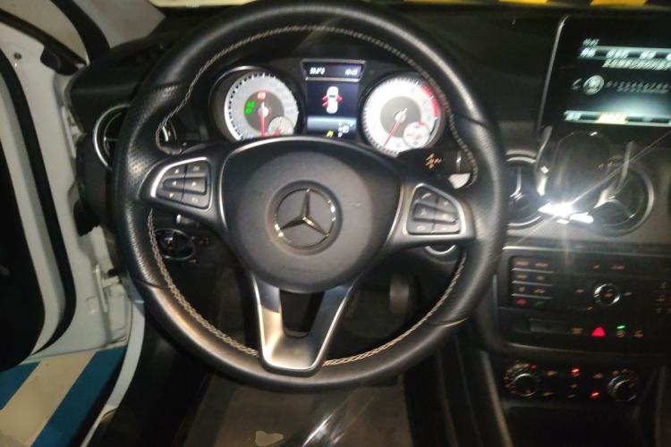 Used Mercedes-Benz GLA 2016 GLA 200 Sport Edition Steering Wheel
