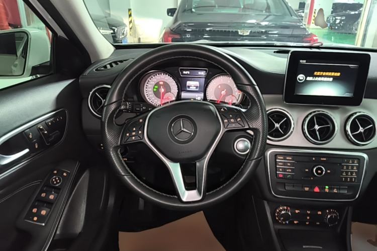 Used Mercedes-Benz GLA 2016 GLA 200 Fashion Model Steering Wheel