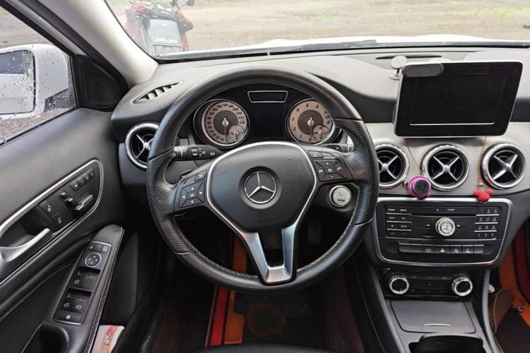 Used Mercedes-Benz GLA 2016 GLA 200 Sport Edition Steering Wheel