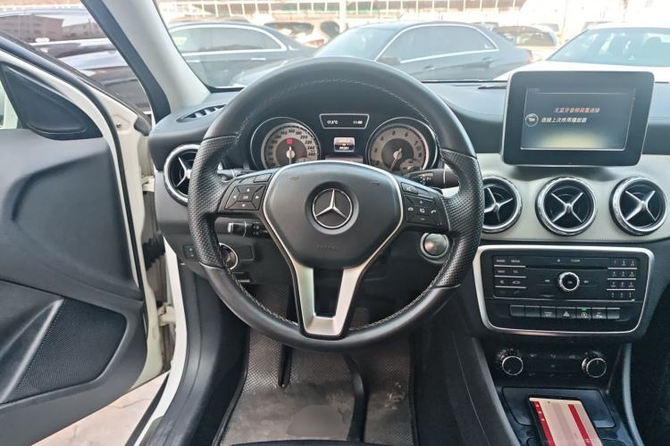 Used Mercedes-Benz GLA 2016 GLA 200 Fashion Model Steering Wheel