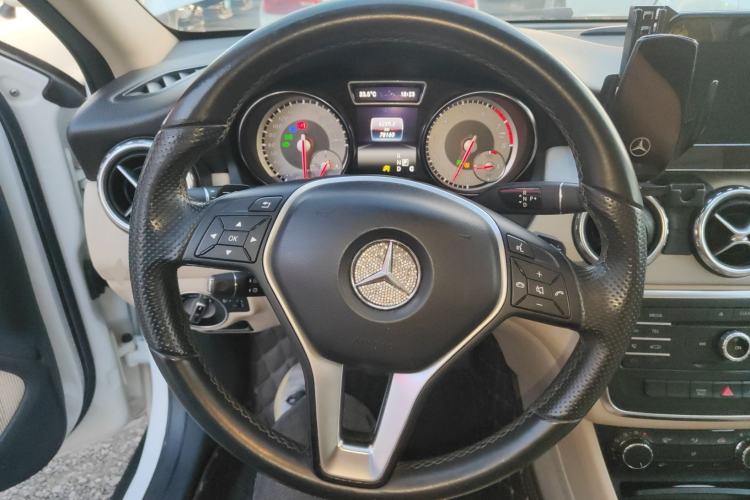Used Mercedes-Benz GLA 2016 GLA 200 Sport Edition Steering Wheel