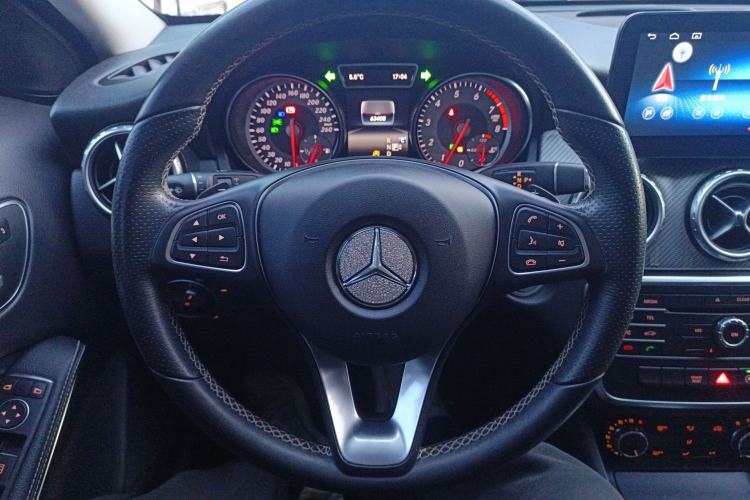 Used Mercedes-Benz GLA 2016 GLA 200 Sport Edition Steering Wheel