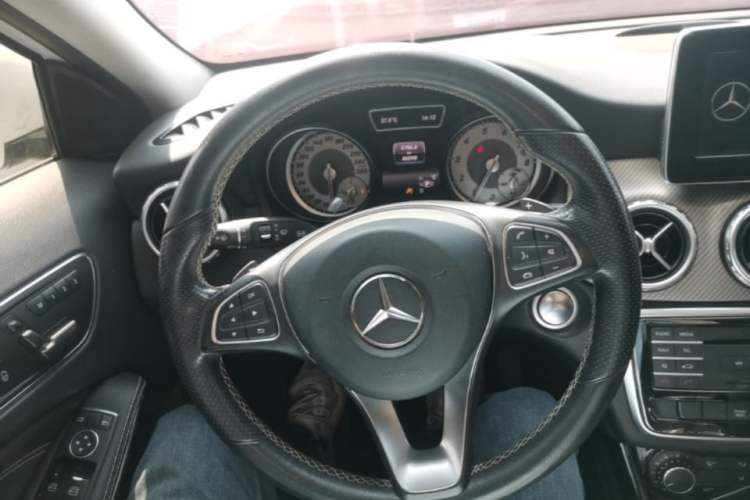 Used Mercedes-Benz GLA 2016 GLA 200 Sport Edition Steering Wheel