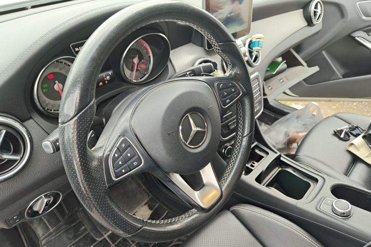 Used Mercedes-Benz GLA 2016 GLA 200 Fashion Model Steering Wheel
