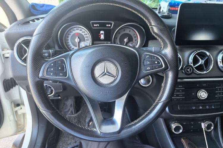 Used Mercedes-Benz GLA 2016 GLA 200 Fashion Model Steering Wheel