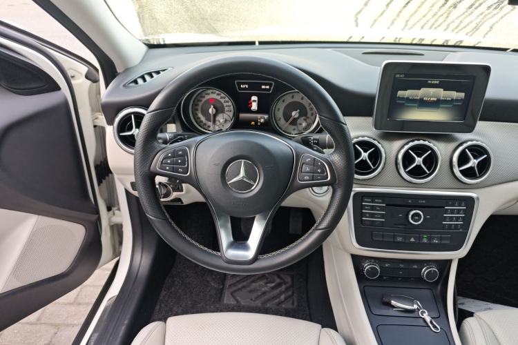 Used Mercedes-Benz GLA 2016 GLA 200 Sport Edition Steering Wheel