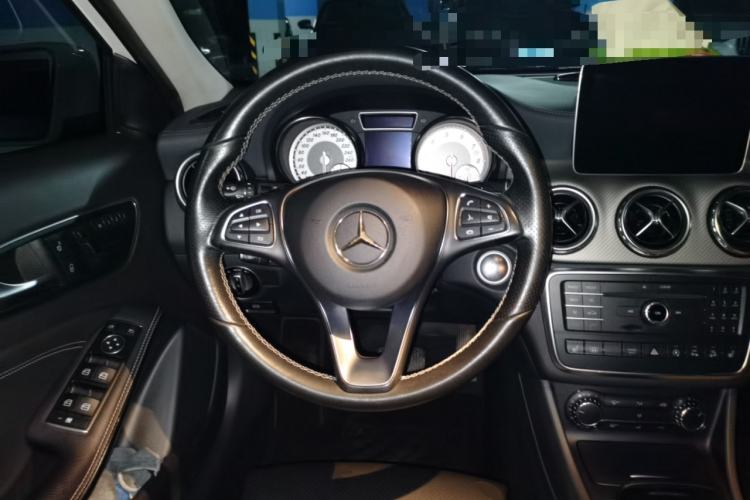 Used Mercedes-Benz GLA 2016 GLA 220 4MATIC Fashion Edition Steering Wheel