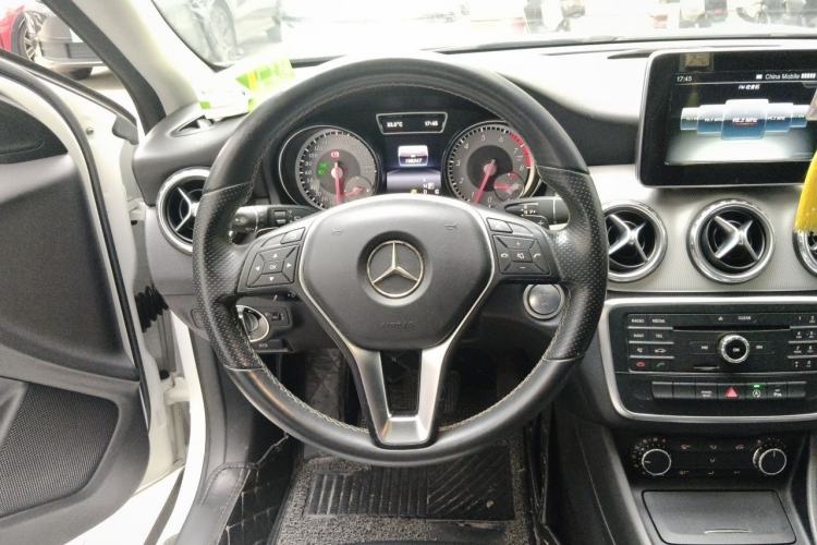 Used Mercedes-Benz GLA 2016 GLA 200 Sport Edition Steering Wheel