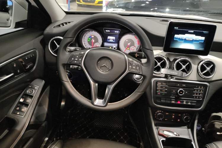 Used Mercedes-Benz GLA 2016 GLA 200 Fashion Model Steering Wheel