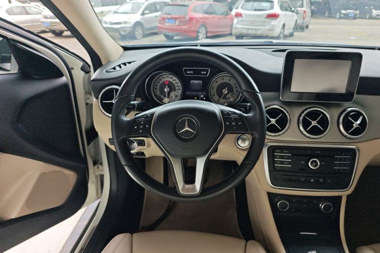 Used Mercedes-Benz GLA 2016 GLA 200 Sport Edition Steering Wheel