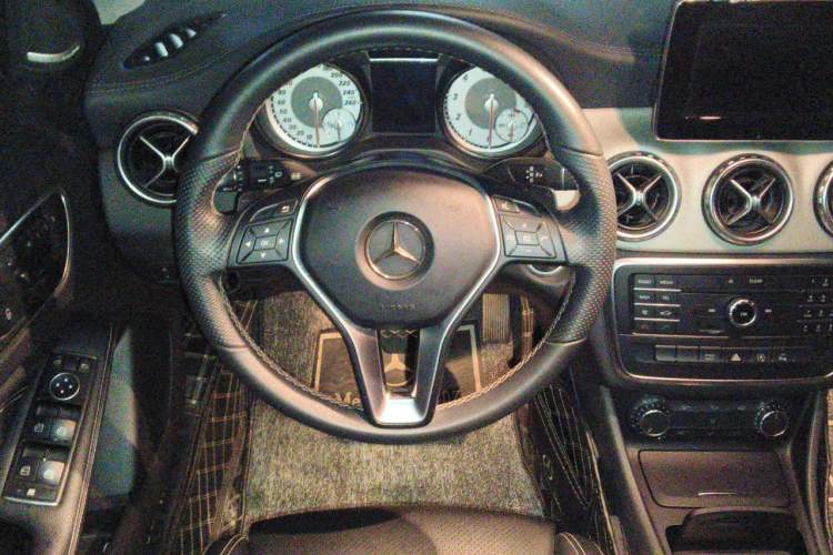 Used Mercedes-Benz GLA 2016 GLA 200 Fashion Model Steering Wheel