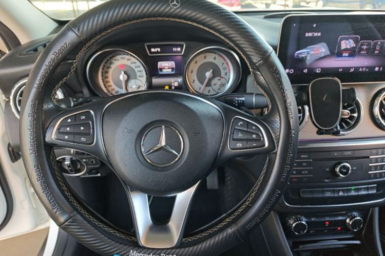 Used Mercedes-Benz GLA 2016 GLA 200 Sport Edition Steering Wheel