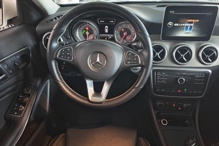 Used Mercedes-Benz GLA 2016 GLA 220 4MATIC Fashion Edition Steering Wheel