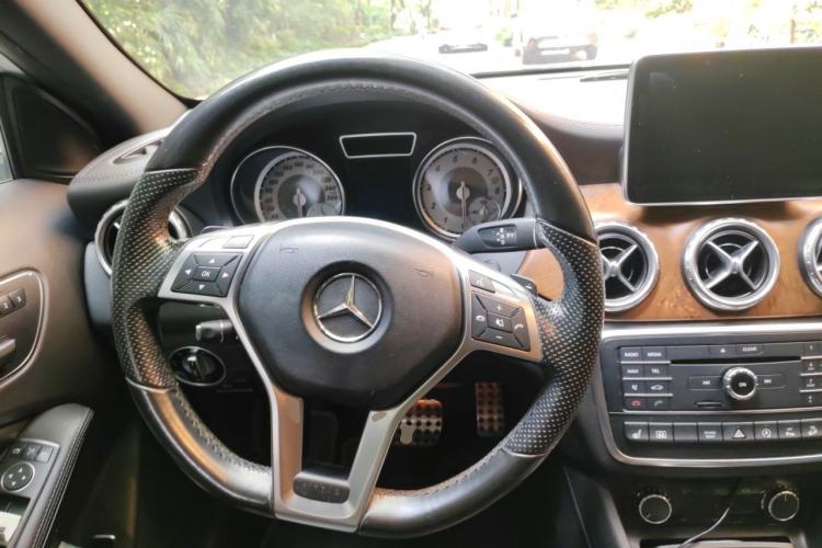 Used Mercedes-Benz GLA 2016 GLA 260 4MATIC Sport Edition Steering Wheel