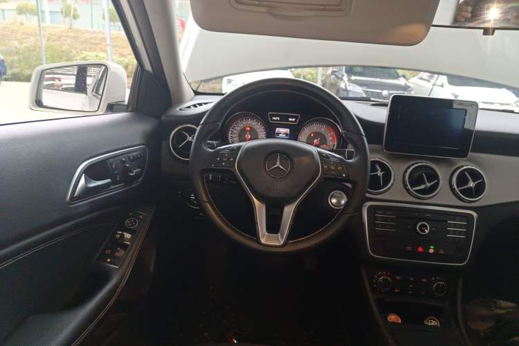 Used Mercedes-Benz GLA 2016 GLA 200 Sport Edition Steering Wheel