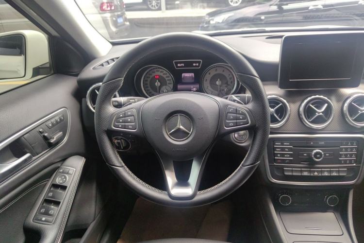 Used Mercedes-Benz GLA 2016 GLA 200 Sport Edition Steering Wheel
