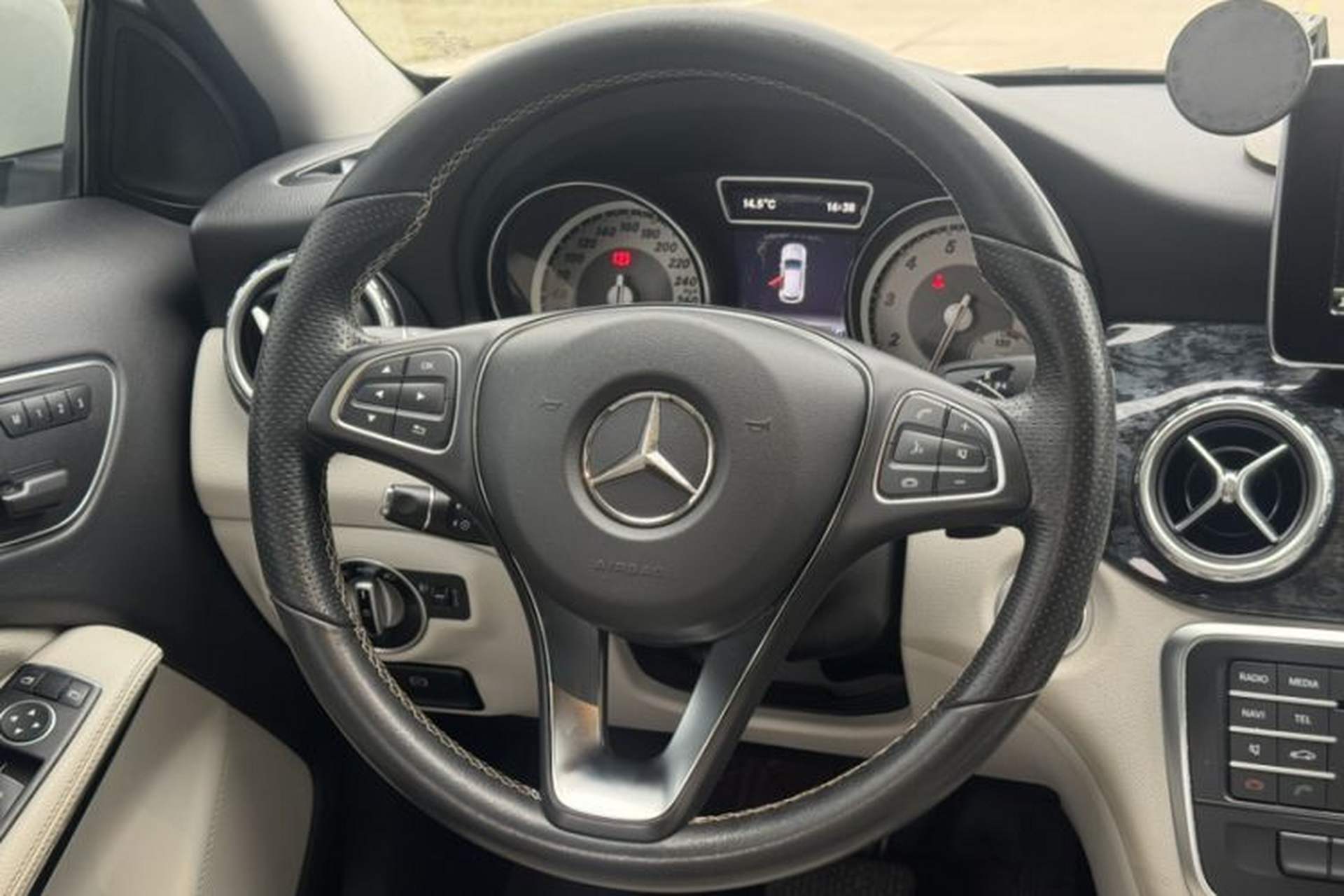 Used Mercedes-Benz GLA 2016 GLA 200 Sport Edition Steering Wheel