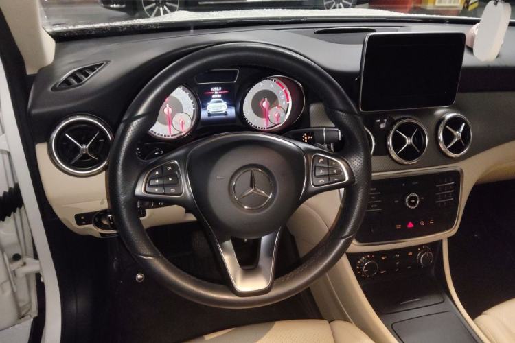 Used Mercedes-Benz GLA 2016 GLA 200 Sport Edition Steering Wheel