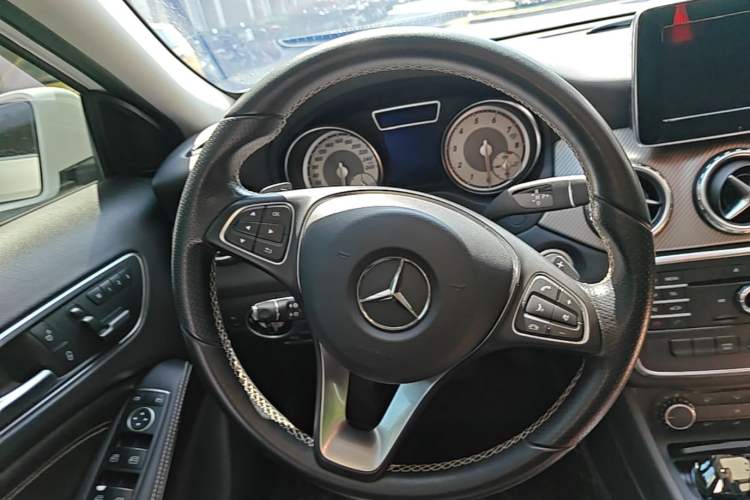 Used Mercedes-Benz GLA 2016 GLA 200 Sport Edition Steering Wheel