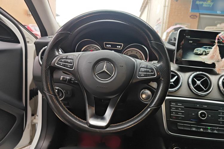 Used Mercedes-Benz GLA 2016 GLA 200 Sport Edition Steering Wheel