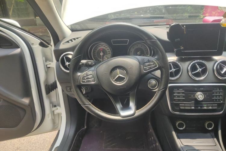 Used Mercedes-Benz GLA 2016 GLA 200 Sport Edition Steering Wheel