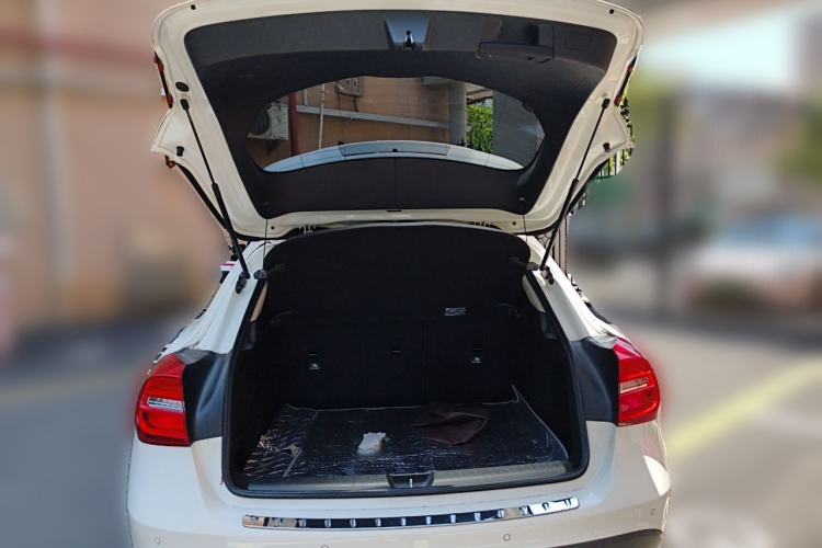Used Mercedes-Benz GLA 2016 GLA 200 Fashion Model Trunk