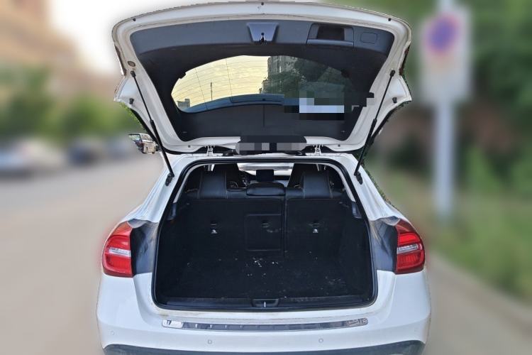 Used Mercedes-Benz GLA 2016 GLA 200 Fashion Model Trunk
