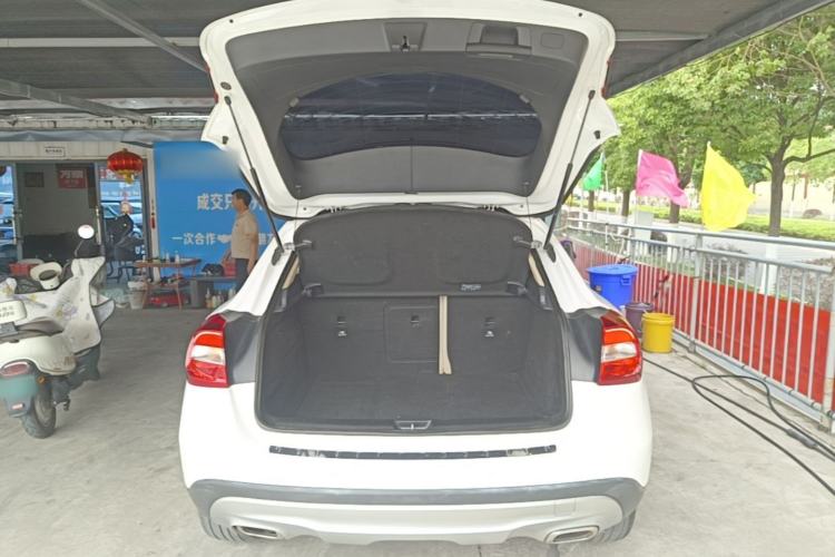 Used Mercedes-Benz GLA 2016 GLA 200 Fashion Model Trunk