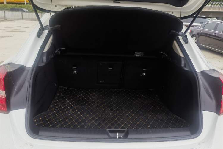 Used Mercedes-Benz GLA 2016 GLA 200 Fashion Model Trunk