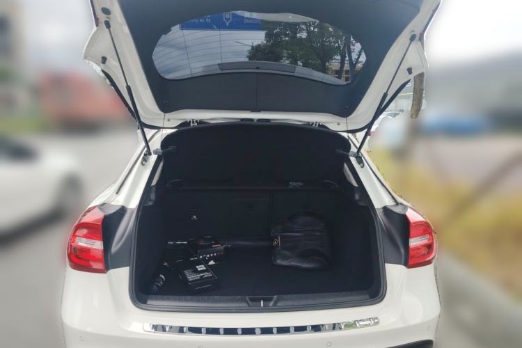 Used Mercedes-Benz GLA 2016 GLA 220 4MATIC Fashion Edition Trunk