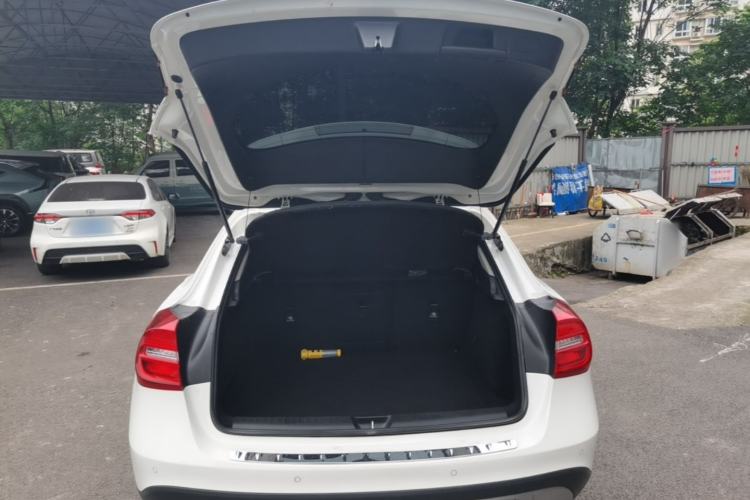 Used Mercedes-Benz GLA 2016 GLA 200 Fashion Model Trunk