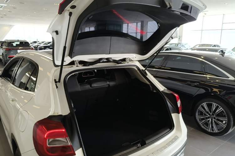 Used Mercedes-Benz GLA 2016 GLA 200 Sport Edition Trunk