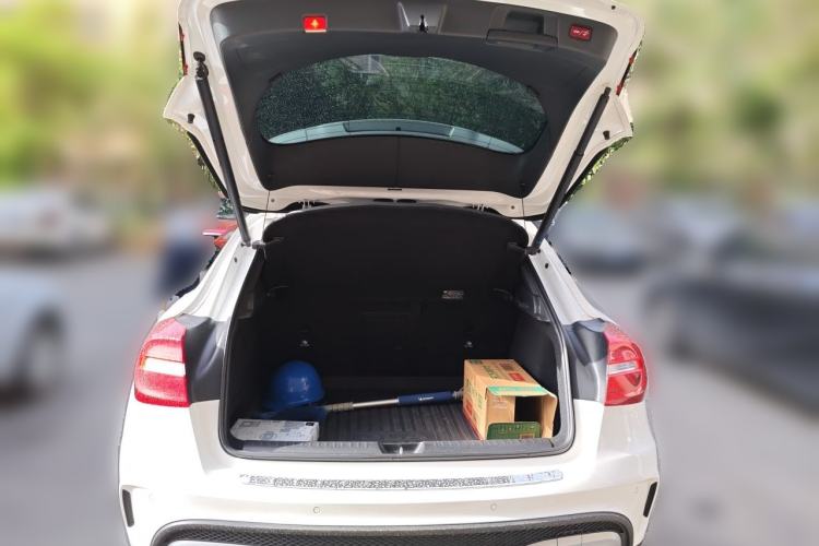 Used Mercedes-Benz GLA 2016 GLA 260 4MATIC Sport Edition Trunk