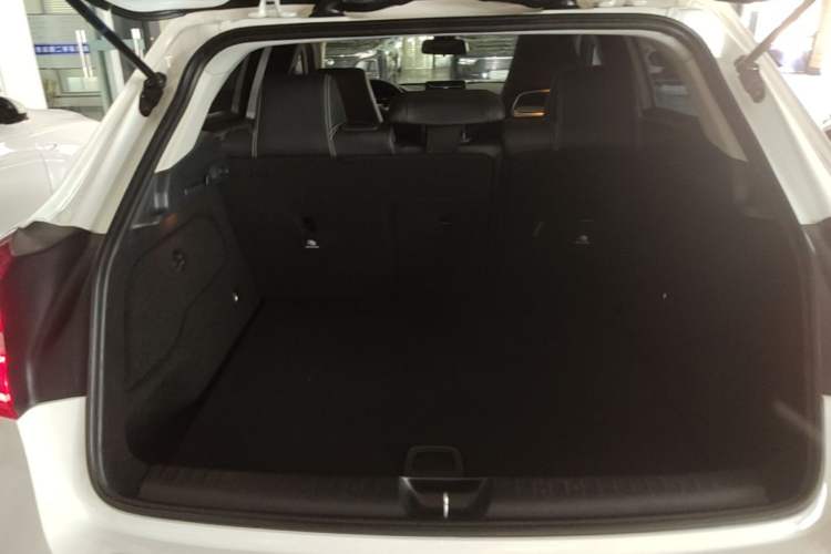 Used Mercedes-Benz GLA 2016 GLA 220 4MATIC Fashion Edition Trunk