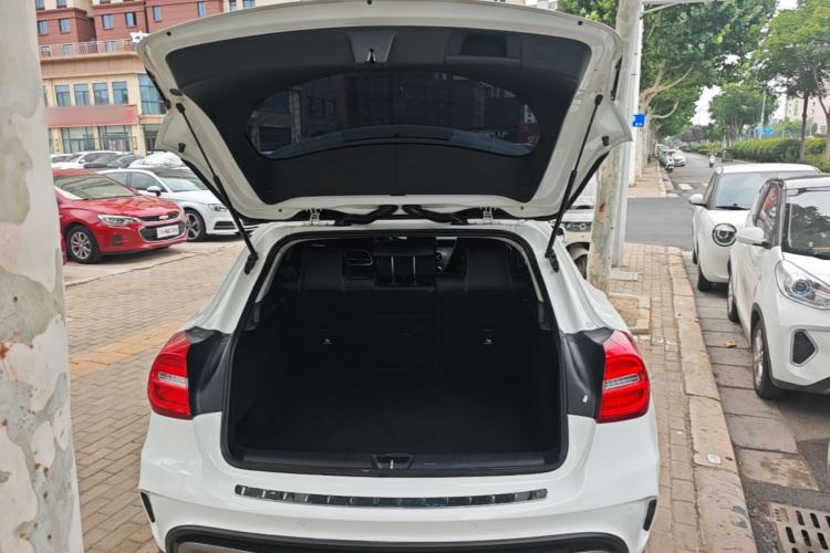 Used Mercedes-Benz GLA 2016 GLA 200 Fashion Model Trunk