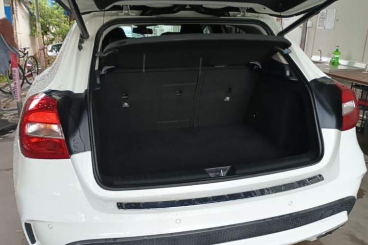 Used Mercedes-Benz GLA 2016 GLA 200 Sport Edition Trunk