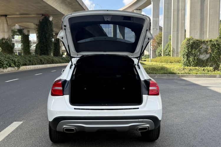 Used Mercedes-Benz GLA 2016 GLA 200 Fashion Model Trunk