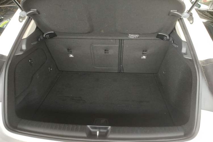 Used Mercedes-Benz GLA 2016 GLA 200 Fashion Model Trunk