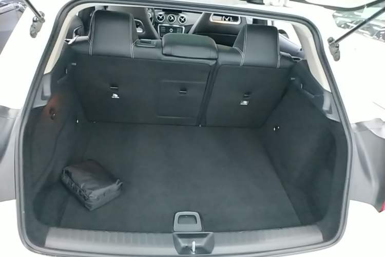 Used Mercedes-Benz GLA 2016 GLA 220 4MATIC Fashion Edition Trunk