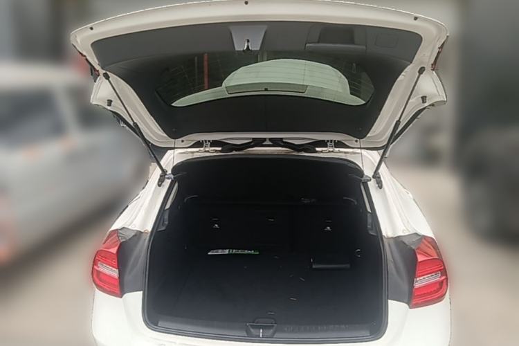 Used Mercedes-Benz GLA 2016 GLA 200 Fashion Model Trunk