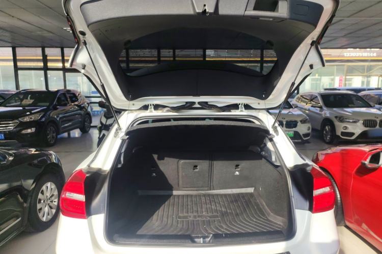 Used Mercedes-Benz GLA 2016 GLA 220 4MATIC Fashion Edition Trunk
