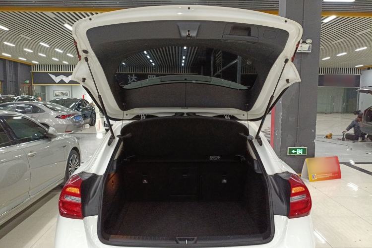 Used Mercedes-Benz GLA 2016 GLA 200 Fashion Model Trunk