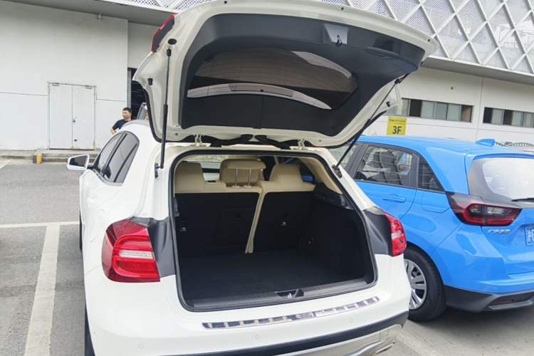 Used Mercedes-Benz GLA 2016 GLA 200 Fashion Model Trunk