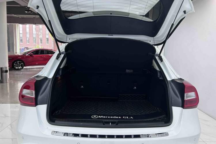 Used Mercedes-Benz GLA 2016 GLA 200 Sport Edition Trunk