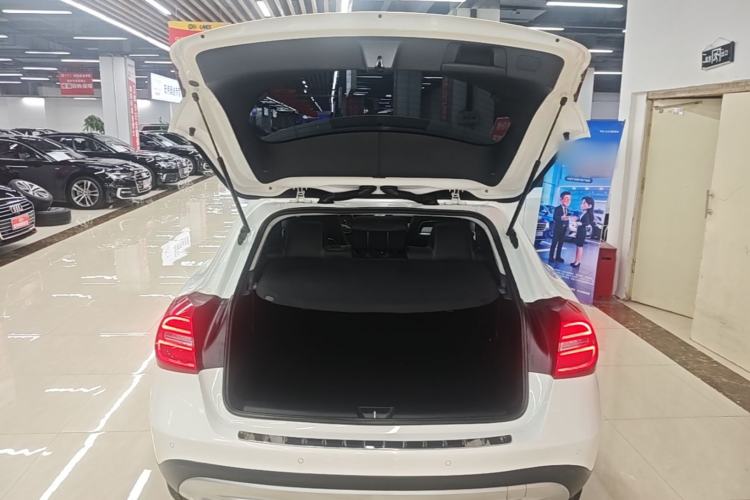 Used Mercedes-Benz GLA 2016 GLA 220 4MATIC Fashion Edition Trunk