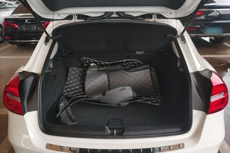 Used Mercedes-Benz GLA 2016 GLA 220 4MATIC Fashion Edition Trunk