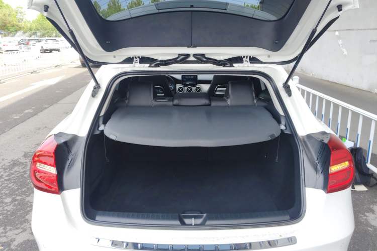Used Mercedes-Benz GLA 2016 GLA 200 Fashion Model Trunk