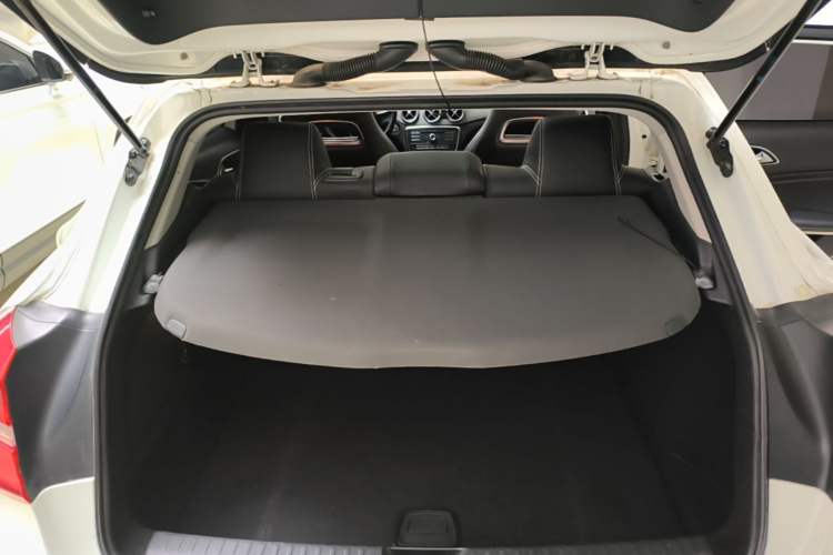 Used Mercedes-Benz GLA 2016 GLA 200 Fashion Model Trunk